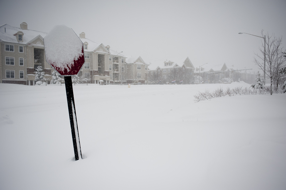 A busy main road through Herndon is deserted at 1:00 in the afternoon.